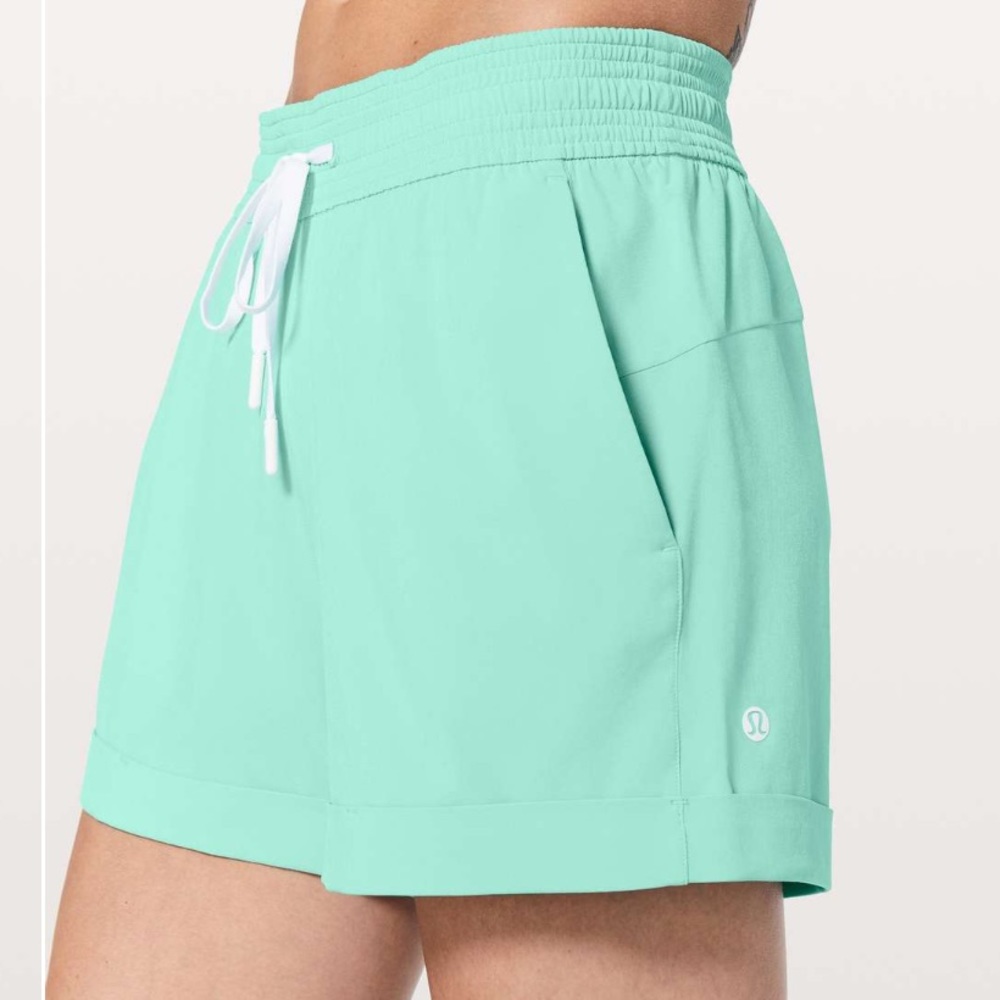 Lululemon Spring Break Away Short 3”